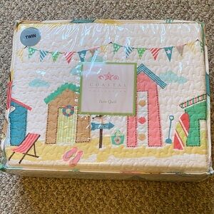Coastal Collection Twin Quilt - Beach Hut Design